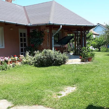 Nemeth Apartmanhaz Balatongyörök Екстериор снимка
